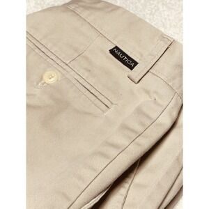 Nautica Mens Size 32x32 Classic Fit  Twill Chinos Flat Front Pants